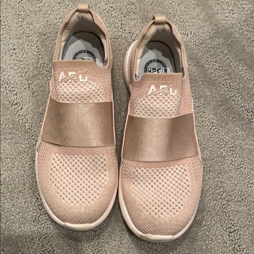 APL shoes